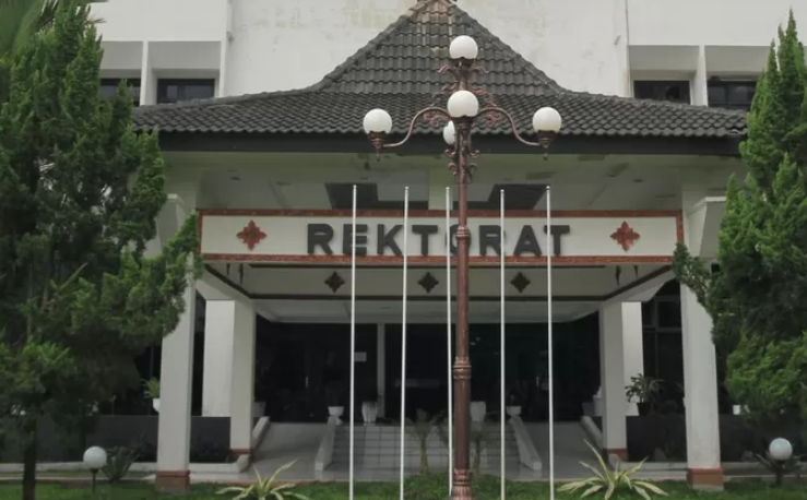 Kemendiktisaintek Tunjuk Ali Rokhman Jadi Plt Rektor Unsoed, Perkuliahan Tetap Berjalan